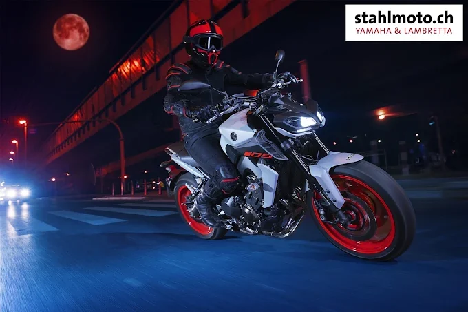 Aktuelle Yamaha-Modelle im Showroom von Stahlmoto Aktuelle Yamaha-Modelle im Showroom von Stahlmoto