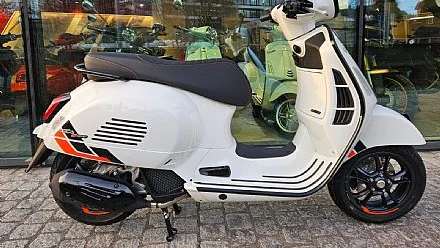 Vespa GTS 125 Mietfahrzeug bei Stahlmoto St. Gallen